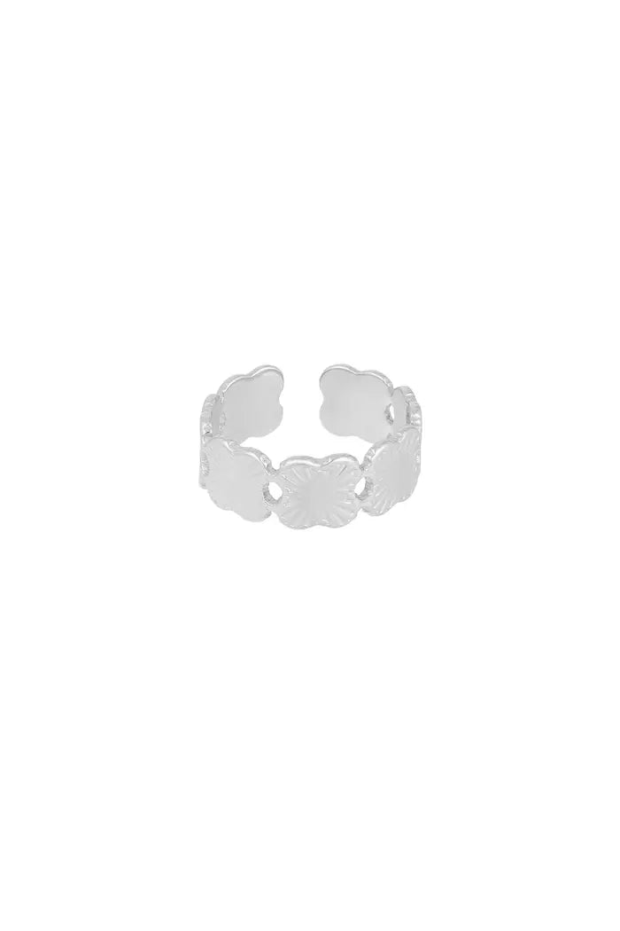 clover ring